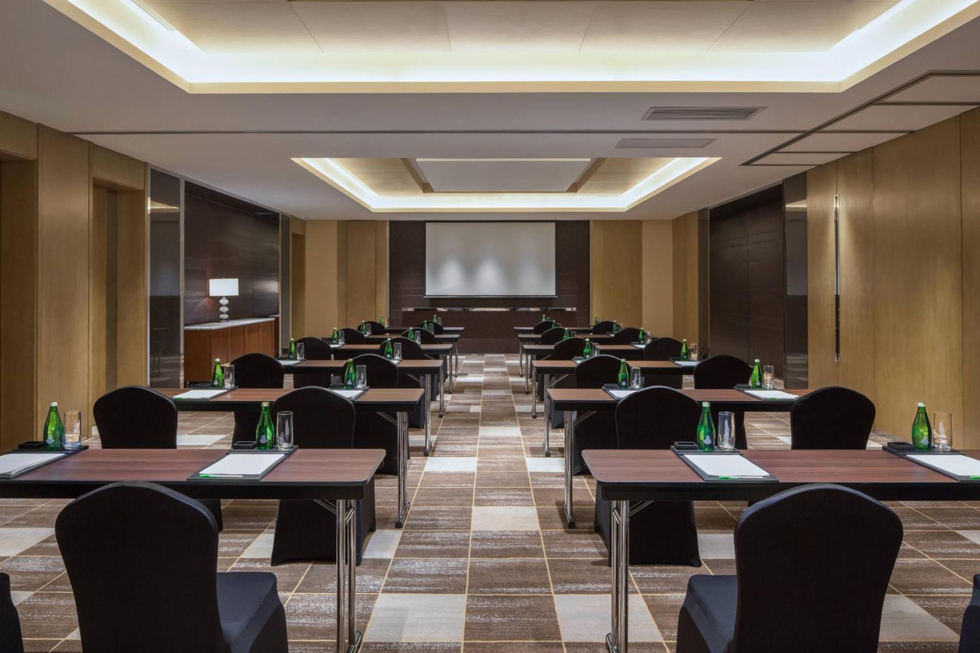 Courtyard By Marriott Changfeng Park Shanghai